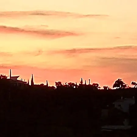 Sunny Hill Апарт-отель 4*