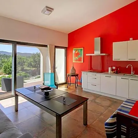 Sunny Hill Lejlighedshotel 4*